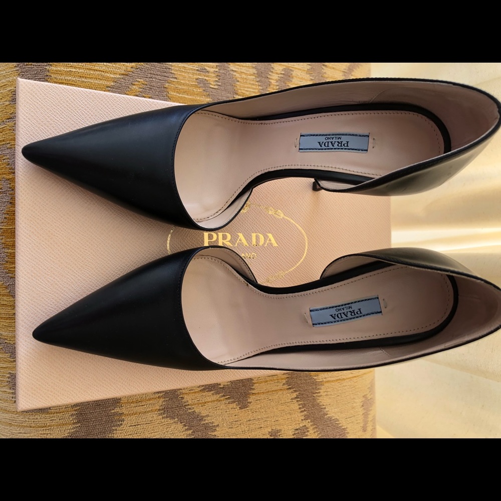 Super elegant Prada Black Pumps, used only once!!!